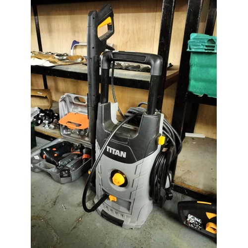 TITAN PRESSURE WASHER COMPLETE WITH HOSE