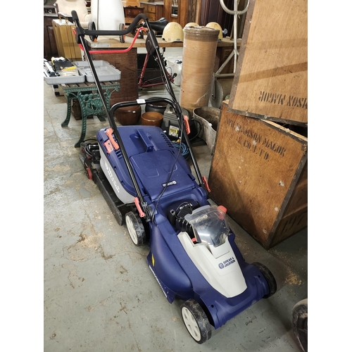 273 - Spear and Jackson battrey  lawn mower new condition with 40v charger