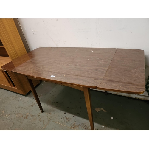 1935 - Vintage drop leaf stylish table