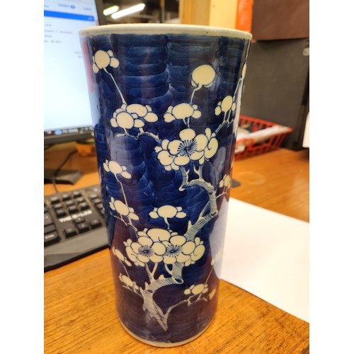 844 - A large blue and white vase with oriental blossom design and large Losol Ware vase and two plates