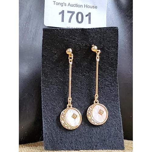 1701 - Gold coloured mother of pearl drop earrings