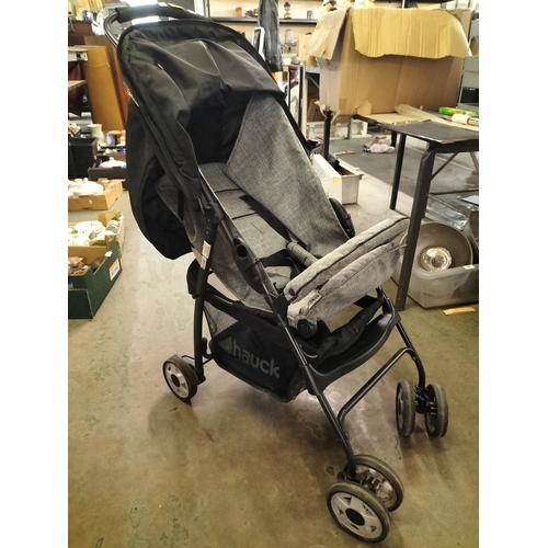 3172 - HAUCK buggy in grey and black, great condition