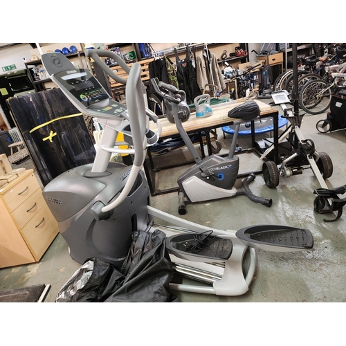 215 - Octane Fitness Q37xi elliptical cross trainer. In good working order. Cost £3000