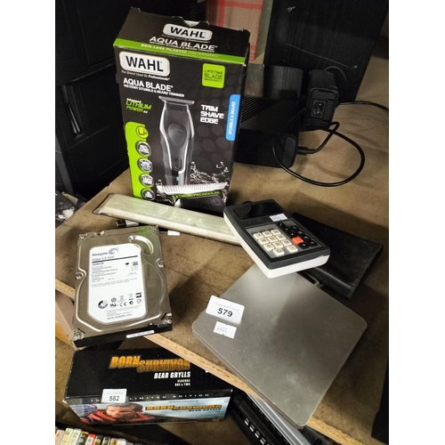 579 - Seagate video 3.5 HDD 2000GB hard drive, two Apple USB SuperDrives model number A1379, Decimo electr... 