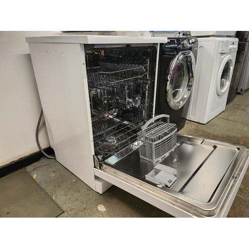 400 - NEWWORLD DISHWASHER GOOD WORKING ORDER immaculate** 24