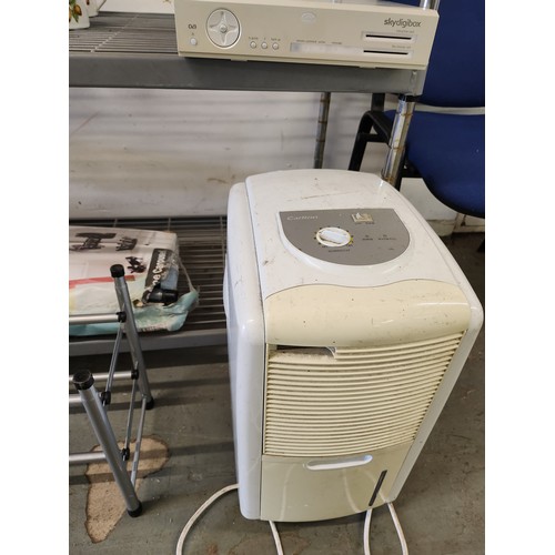 416B - ** late entry Carlton Dehumidifier and sky box