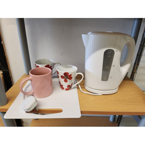 419E - Little white kettle chopping board and mugs