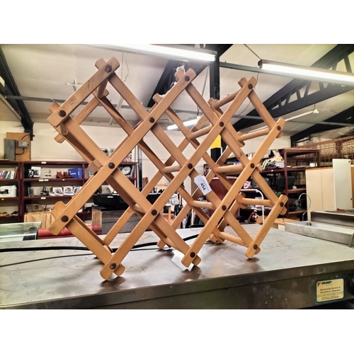 454 - Wooden wine rack for eight bottles