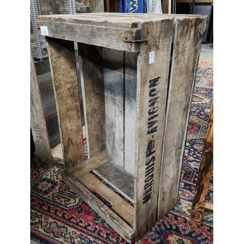 1021 - Vintage wooden beer crate