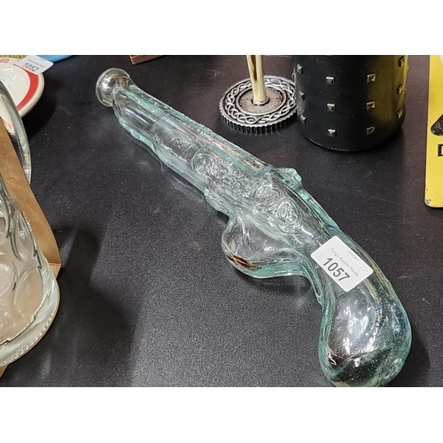 1057 - Unusual molded decanter in the form of a pistol