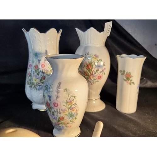 1112 - Collection of 4 Aynsley vases