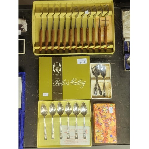 1117 - Large collection of boxed mid century vintage cutlery