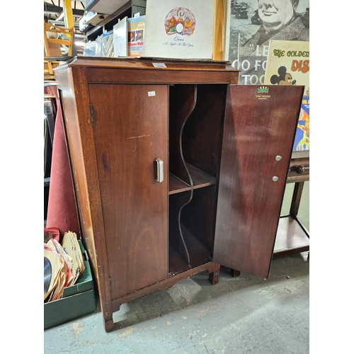 1194 - Beautiful vintage East light Star record cabinet