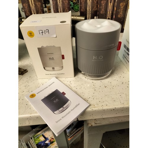 1719 - NEW IN BOX, Snow mountain humidifier