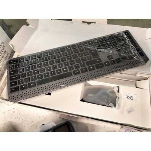 1735 - BRAND NEW, Backlit wireless keyboard mouse combo.