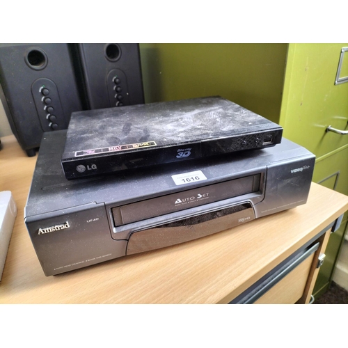 1616 - Amstrad UF40 VHS video player and LG Blu-ray player