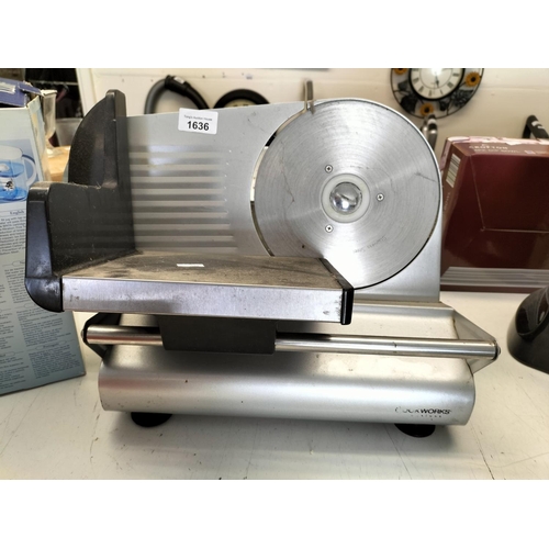 1636 - CookWorks meat slicer