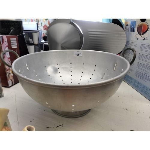 1651 - VERY Large metal colander