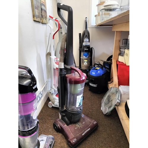 1677 - Samsung vacuum cleaner SU33 series 1800W with attachments