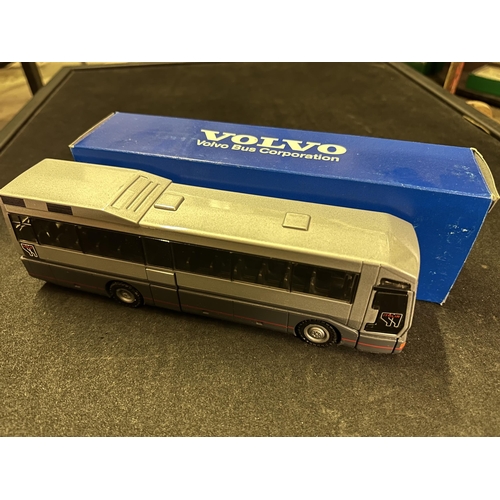 650 - Volvo B10M die cast model Coach RSP 82110