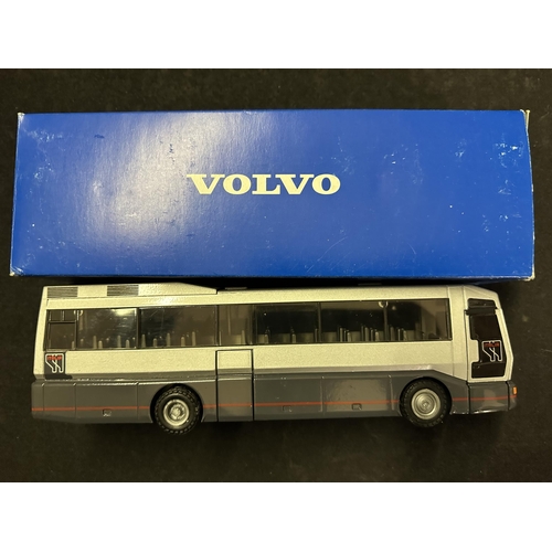 650 - Volvo B10M die cast model Coach RSP 82110