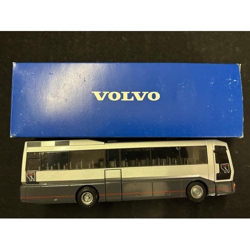 650 - Volvo B10M die cast model Coach RSP 82110