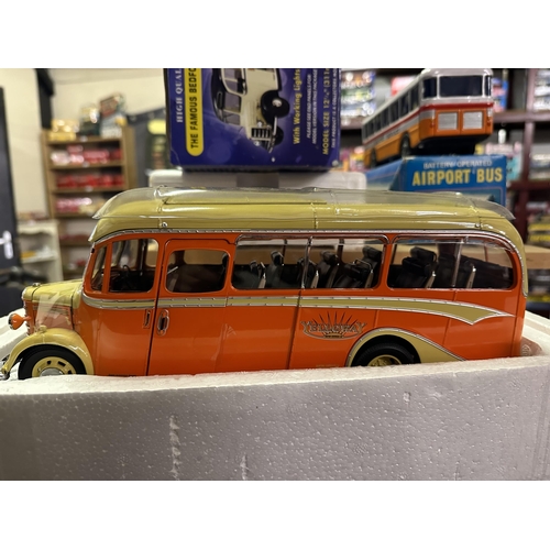 Sun Star 1:24 scale die cast 1947 Bedford OB Duple Vista Coach Yelloway  Motor Services FDK 571 model