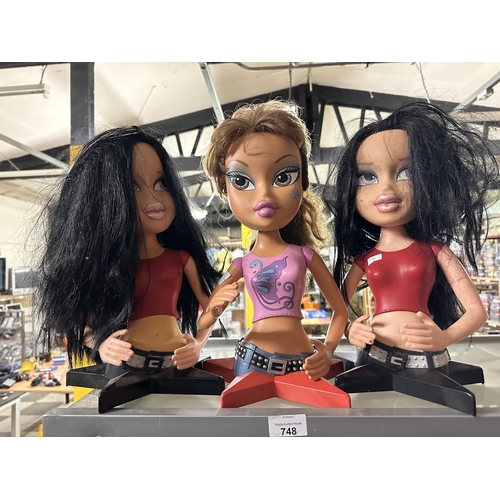 748 - Collection of three Bratz styling dolls heads