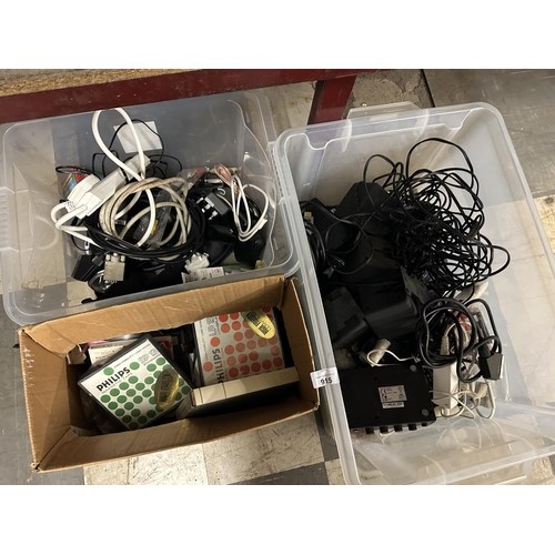 915 - Large collection of various cables and PC accessories