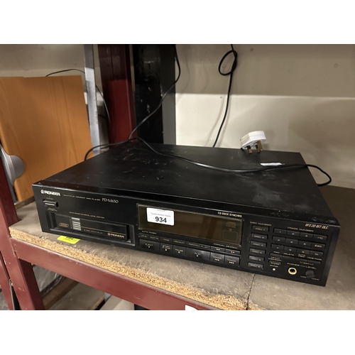 934 - Pioneer PD-M630 6-Disc Multi Changer