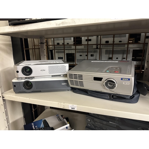 960 - Collection of three projectors including Sanyo and Epson