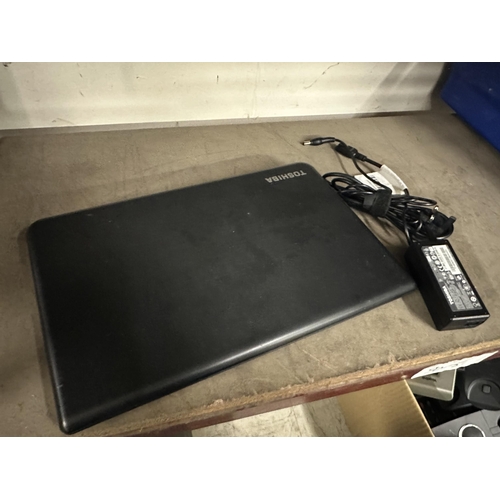 947A - Toshiba Laptop with charging cable