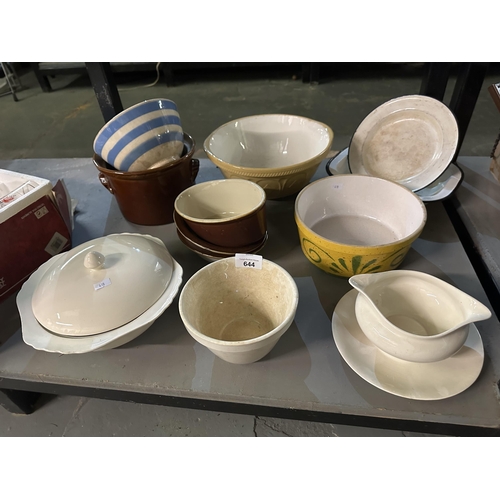 644 - Collection of ceramic bowls
