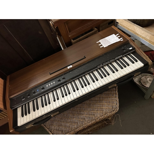 660 - Rare Crumar DP30 Dynamic piano in need of some attention