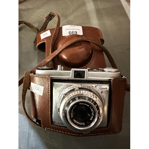 669 - Vintage Kodak Retrinette film camera with case
