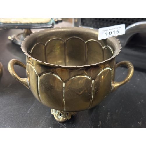 1015 - Brass twin handled brass bowl, and coloured tankered