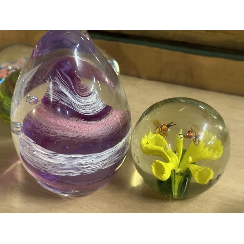 1052 - Collection of 6 Glass paperweights including Miliefiori