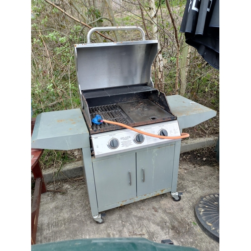 173 - Very large style barbecue, includes hot plate and storage.