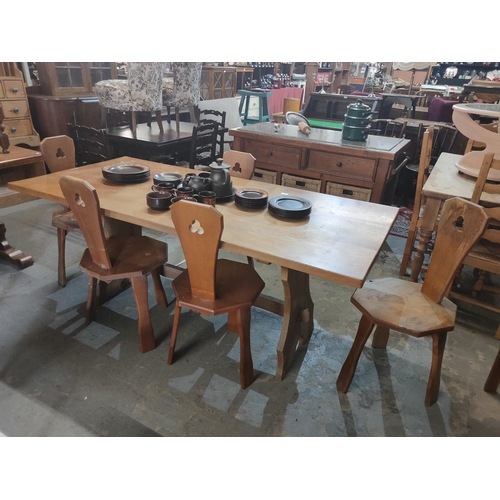 1393 - Very unusual Welsh dining table with 5 chairs.
The chairs are solid with 3 legs and a hexagonal seat... 