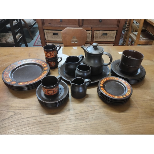 1394 - Retro KILN CRAFT Staffordshire coffee set.
Unusual colourway for this classic.