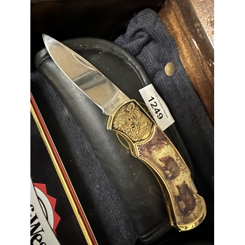 1249 - Franklin mint Collectors knife