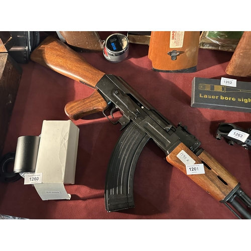 1261 - AK47 full sized replica all working parts