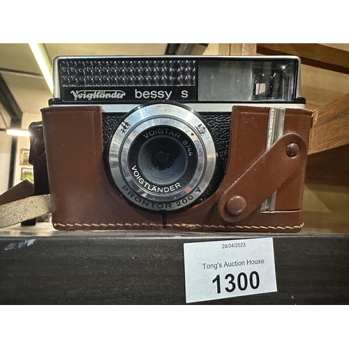 1300 - Voigtlander Bessy S Camera