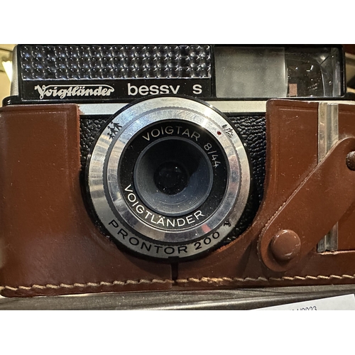 1300 - Voigtlander Bessy S Camera