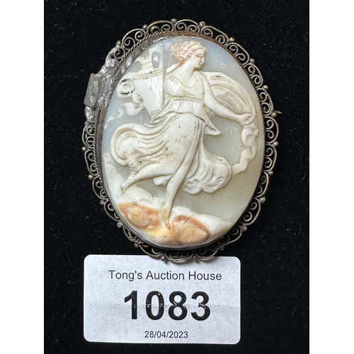 1083 - Beautiful Antique Shell cameo brooch with Filigree surround