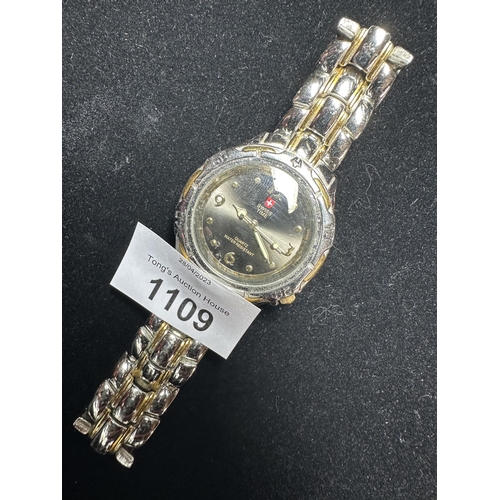 1109 - Swiss time gents wrist watch, with metal strap
