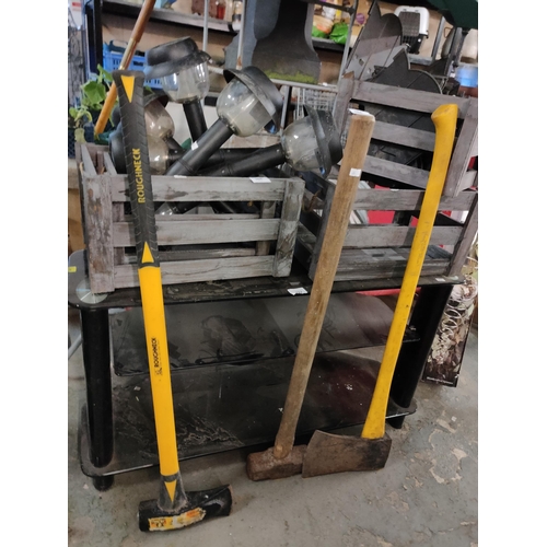 385 - LONG HANDLED SLEDGE HAMMER AXES ROUGHNECK