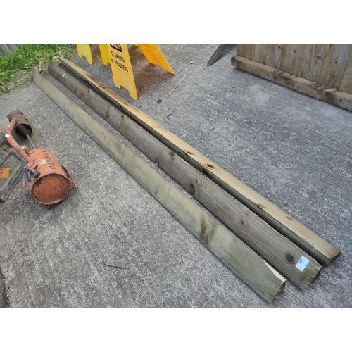 140 - 3 ARRIS RAIL POSTS