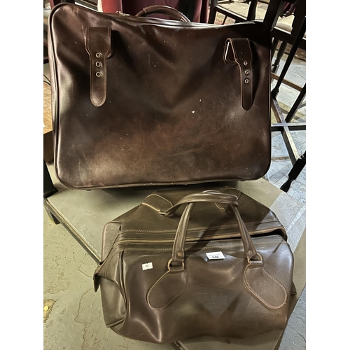 946 - Vintage brown leather suitcase and vintage brown leather holdall. Both in great condition