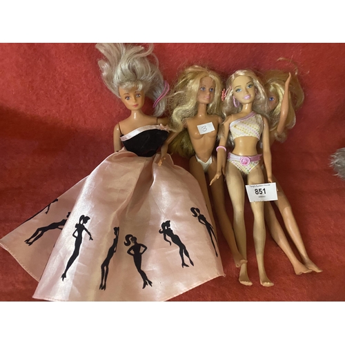 851 - Set of 4 x vintage barbies